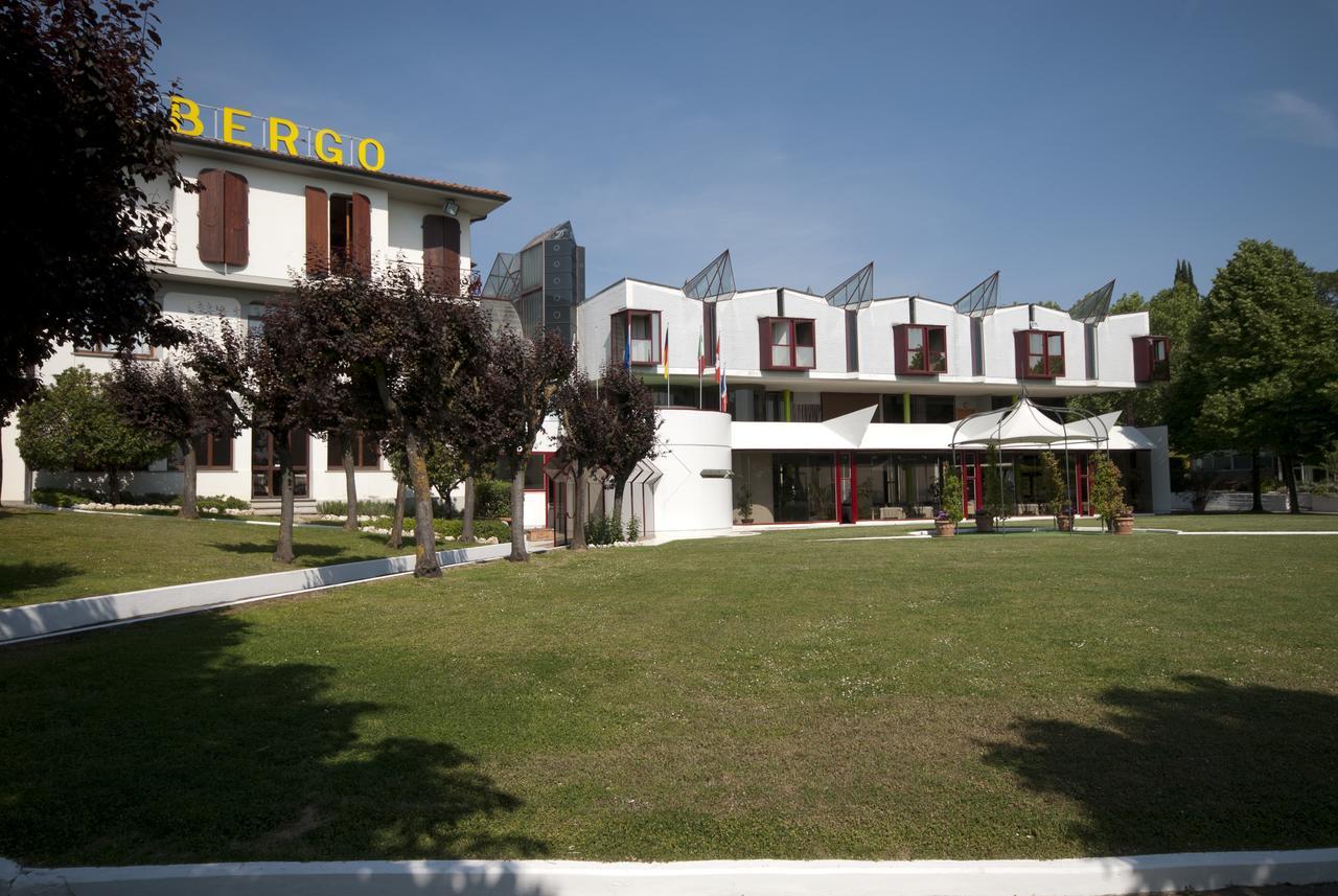 Albergo Ristorante Da Domenico Monte San Savino Luaran gambar
